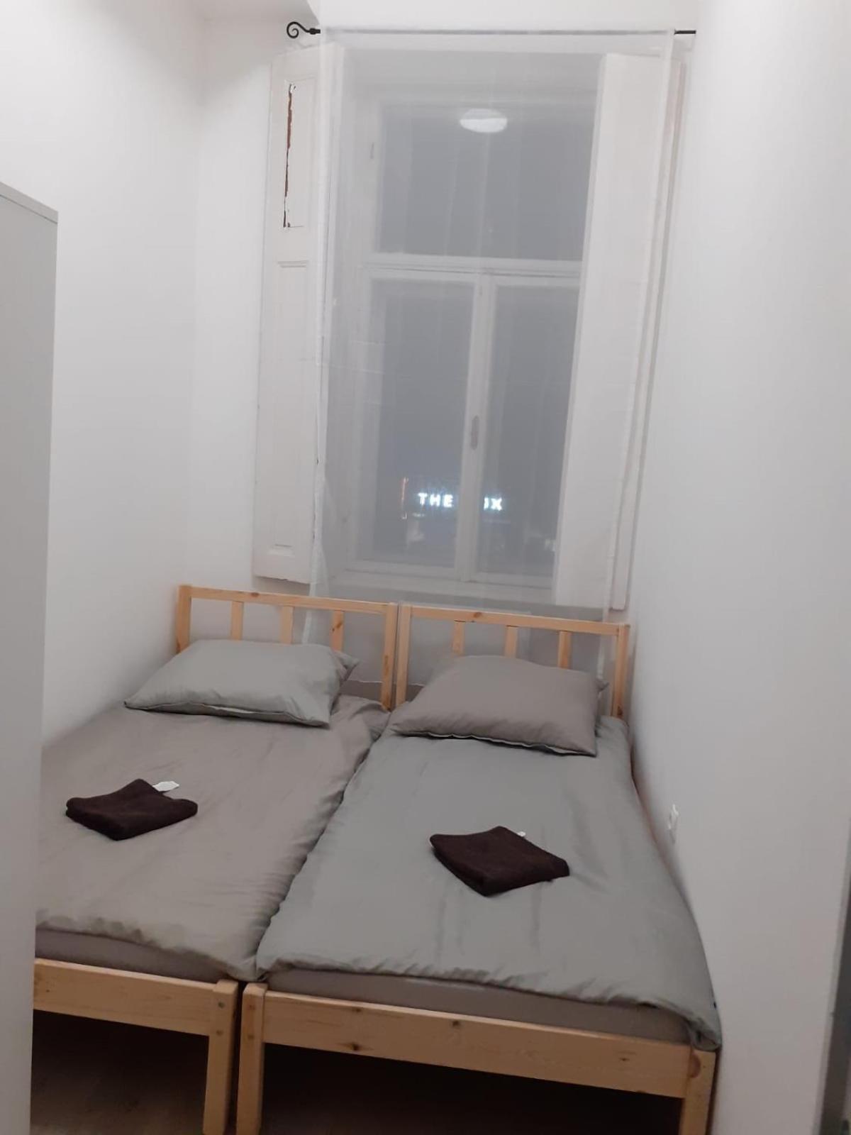 Fantomas*** City Center Apartments No2 3Bedroom + Living Room โซมบ็อตเฮย์ ภายนอก รูปภาพ